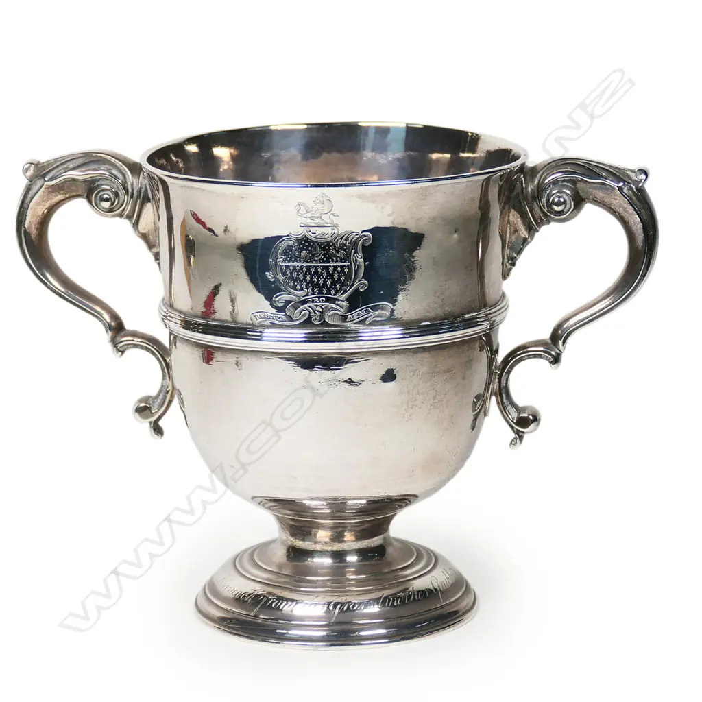 A George II Irish silver twin-handled cup. CATALOGUE / ESTIMATE UPDATE Image 1++