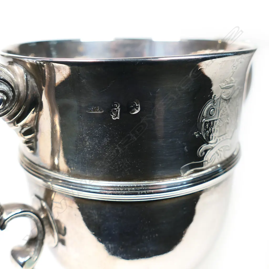 A George II Irish silver twin-handled cup. CATALOGUE / ESTIMATE UPDATE Image 1++