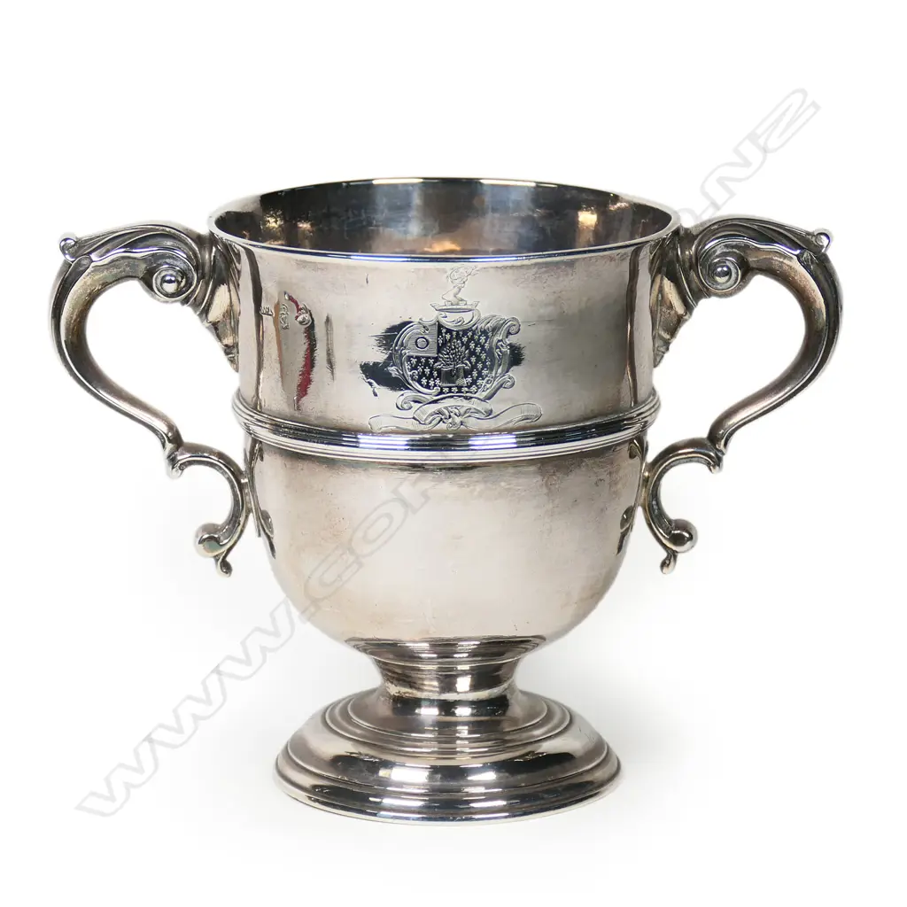 A George II Irish silver twin-handled cup. CATALOGUE / ESTIMATE UPDATE Image 1++