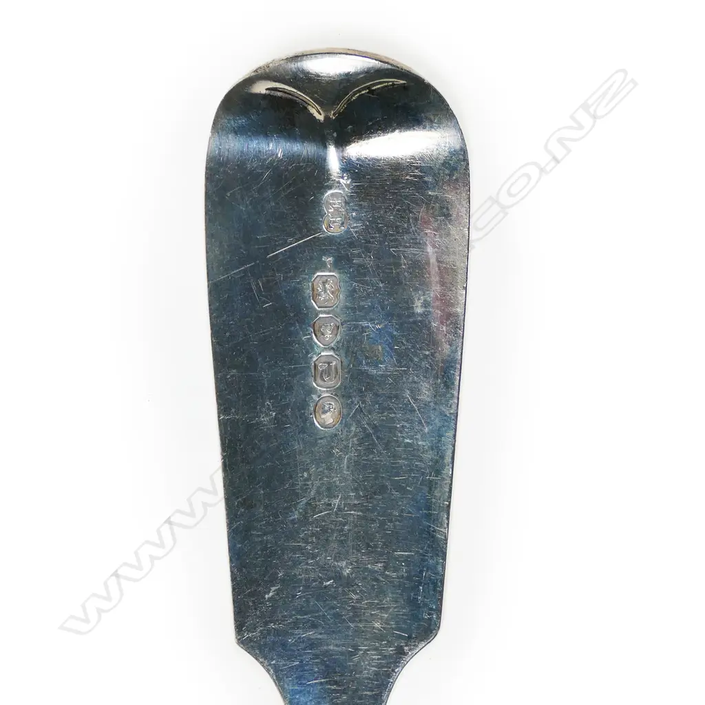 An early Victorian silver pie spoon, Image 1++