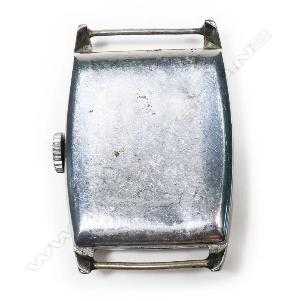 An Art Deco Longines tonneau shaped wristwatch, Image 1++