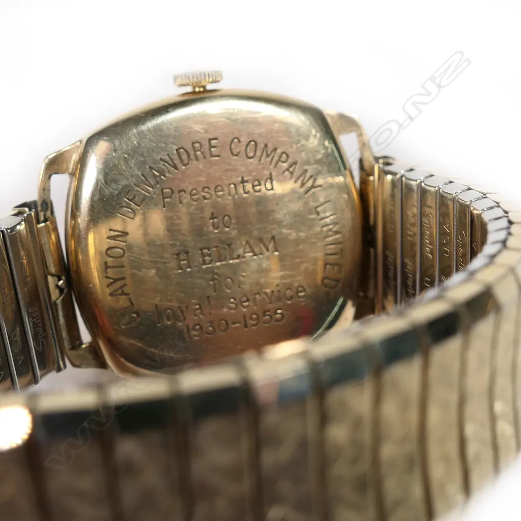 A Vertex 'Revue' 9ct gold cased wristwatch retailed by Garrard's Image 1++