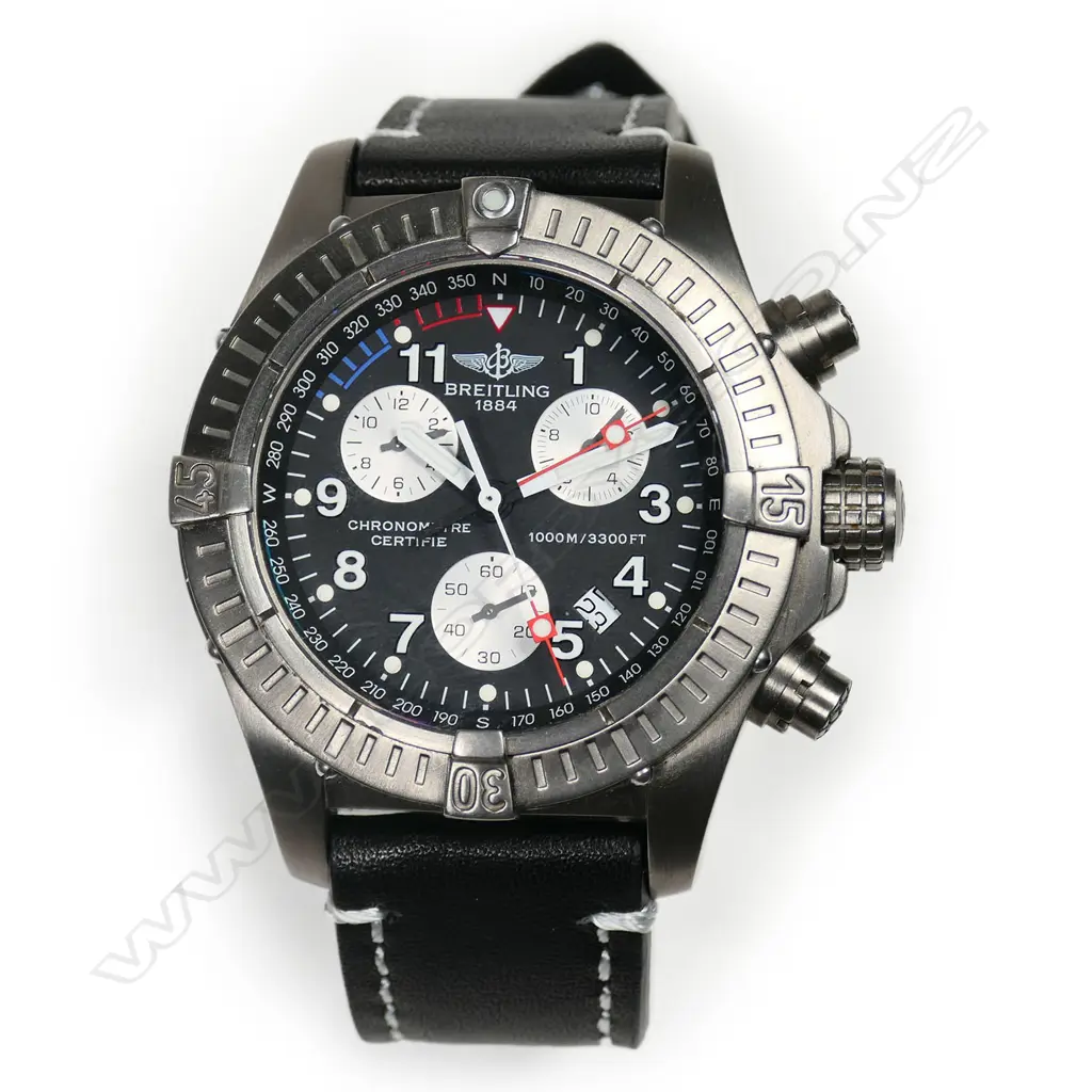 A Breitling Avenger M1 chronograph watch, Image 1++