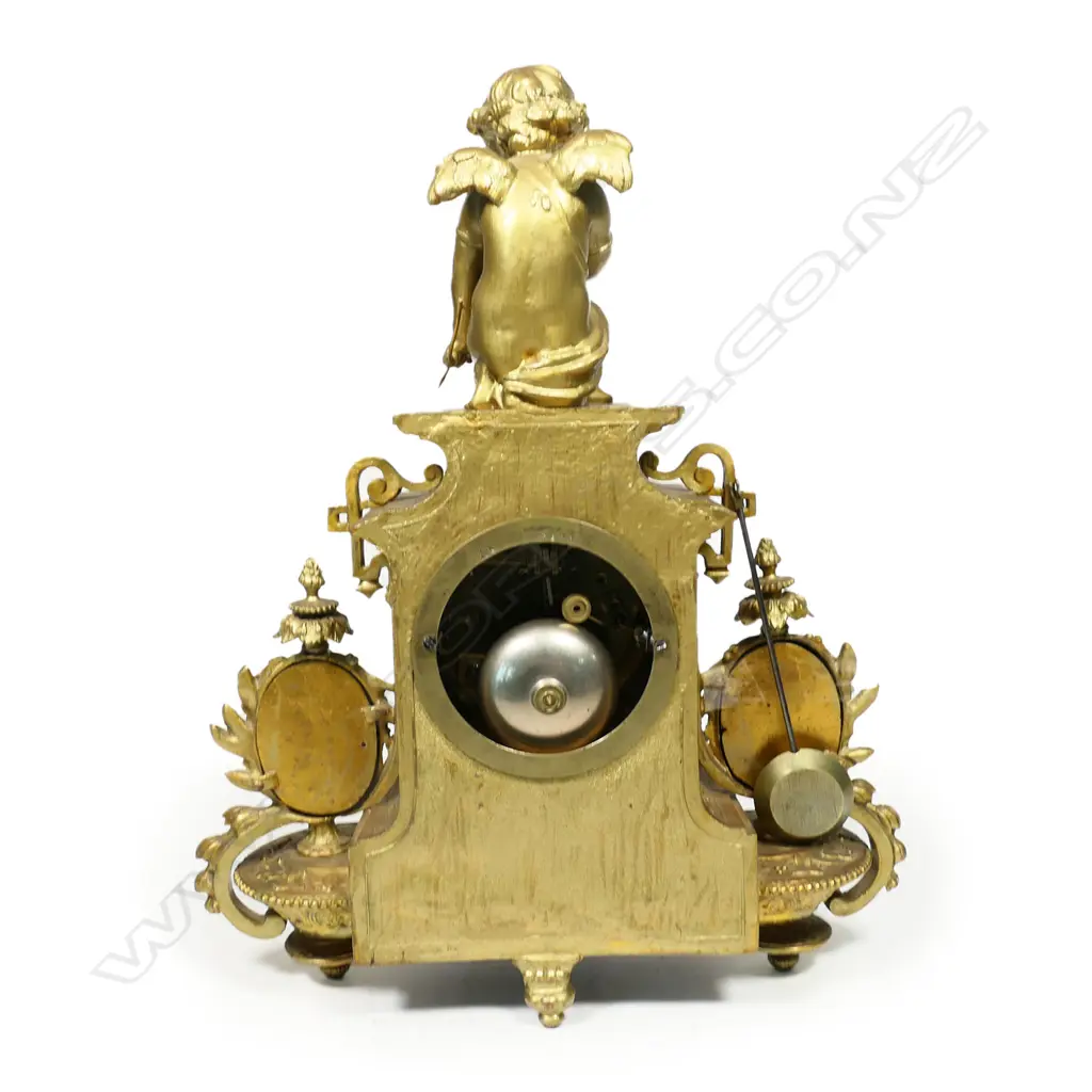 A 19thC French decorative gilt metal mantel clock, Image 1++