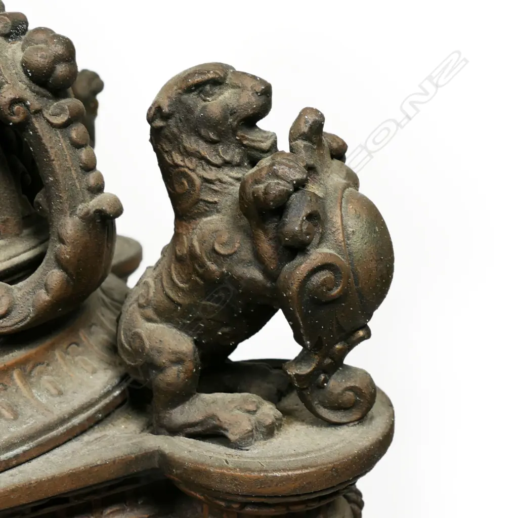 A fancy 19thC European bronzed spelter bracket clock, Image 1++