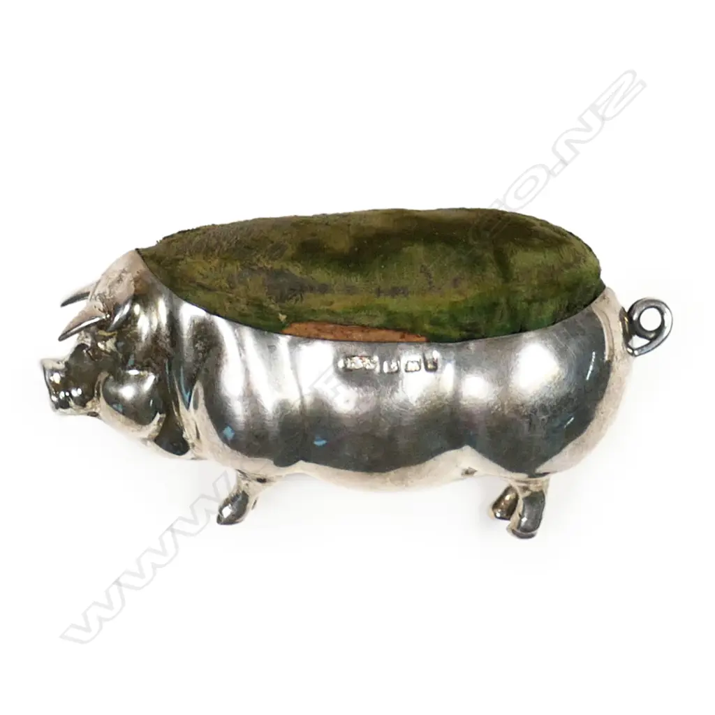An Edwardian silver pin cushion, Image 1++