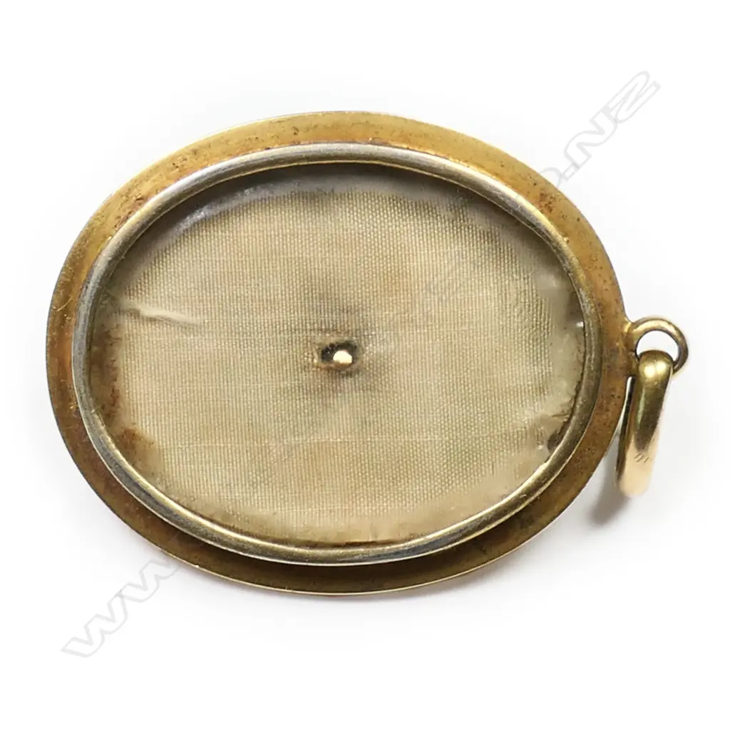 A vintage gilt and malachite pendant, Image 1++