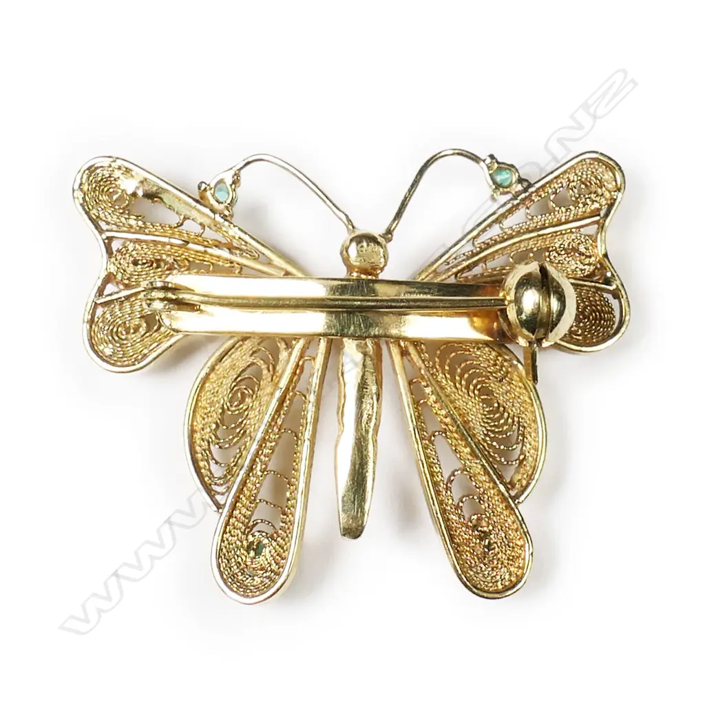 A vintage 18ct gold and emerald butterfly brooch, Image 1++