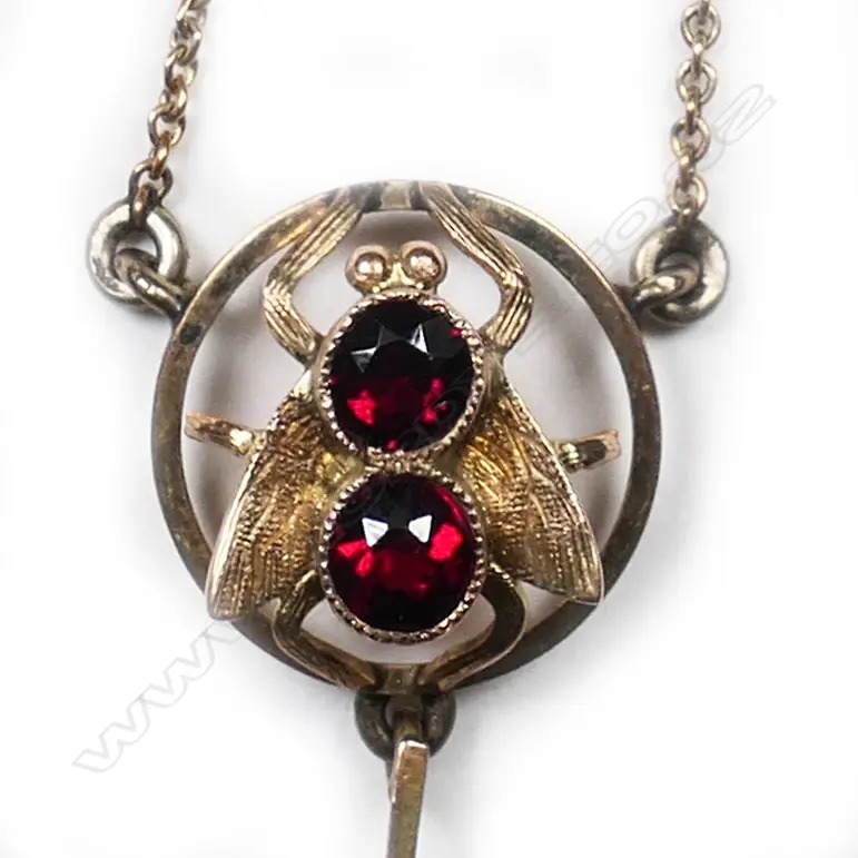 A vintage 9ct gold and garnet spider and fly pendant, Image 1++