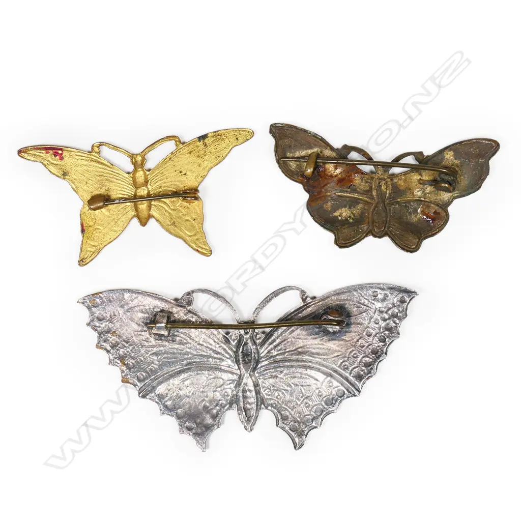 Three vintage base metal and enamel butterfly brooches, Image 1++
