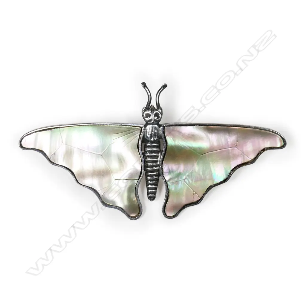 A vintage silver and mother of pearl butterfly brooch, Image 1++