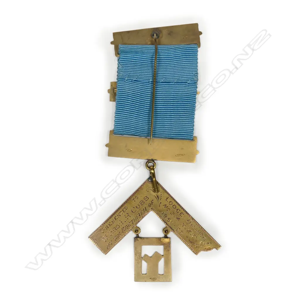 A c.1950 9ct gold Masonic jewel, Image 1++