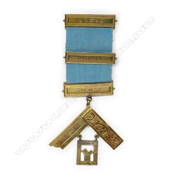 A c.1950 9ct gold Masonic jewel,