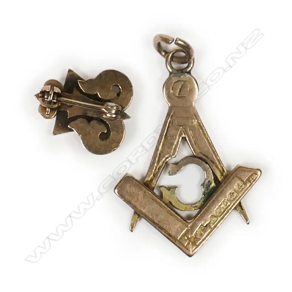 Two vintage 9ct gold Masonic jewels, Image 1++