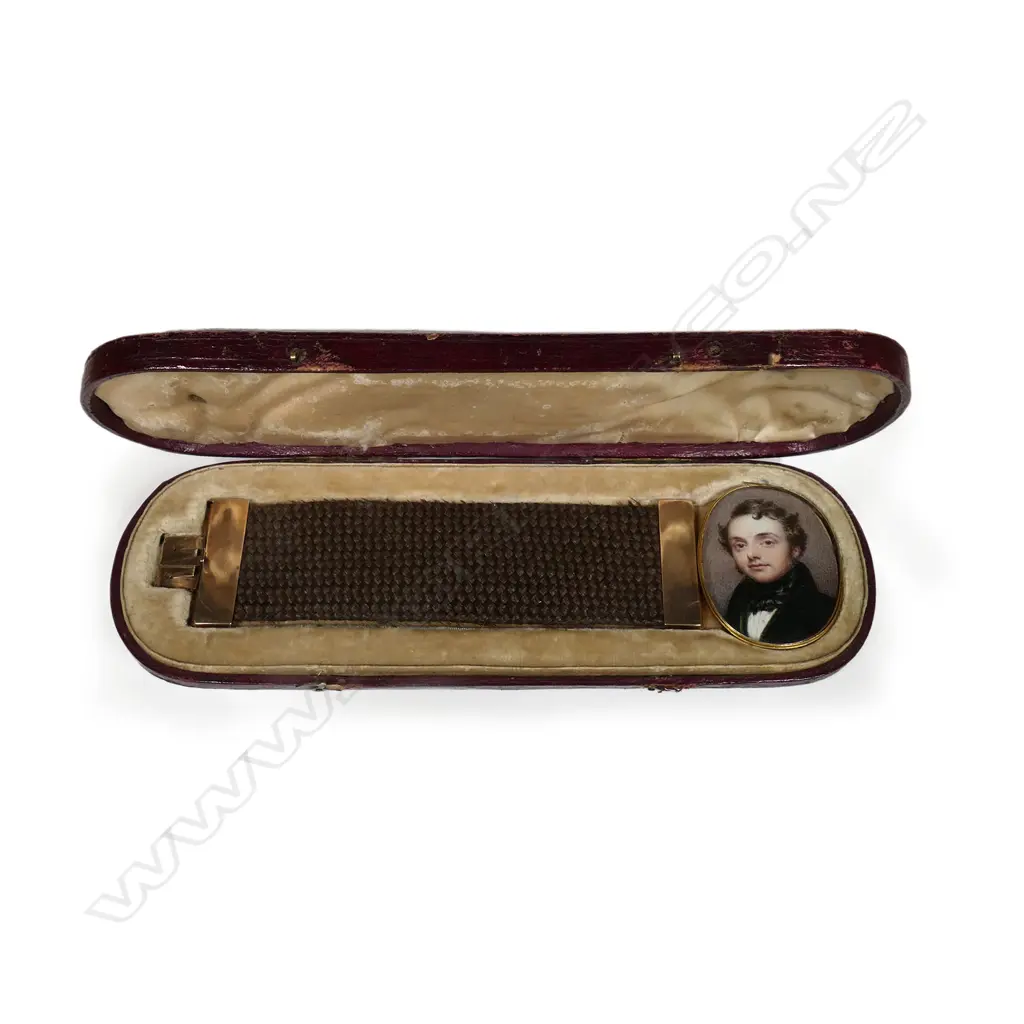 An outstanding Georgian memorial bracelet set with a gold locket portrait miniature Image 1++