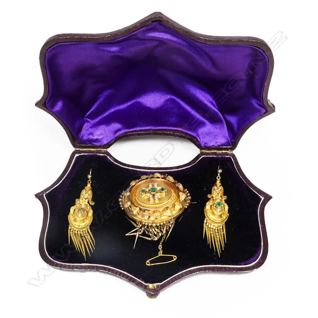 A Victorian 15ct gold demi-parure set, Image 1++
