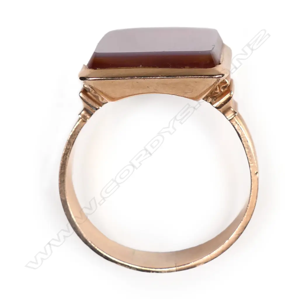 A Victorian rose gold gent's seal ring, Image 1++