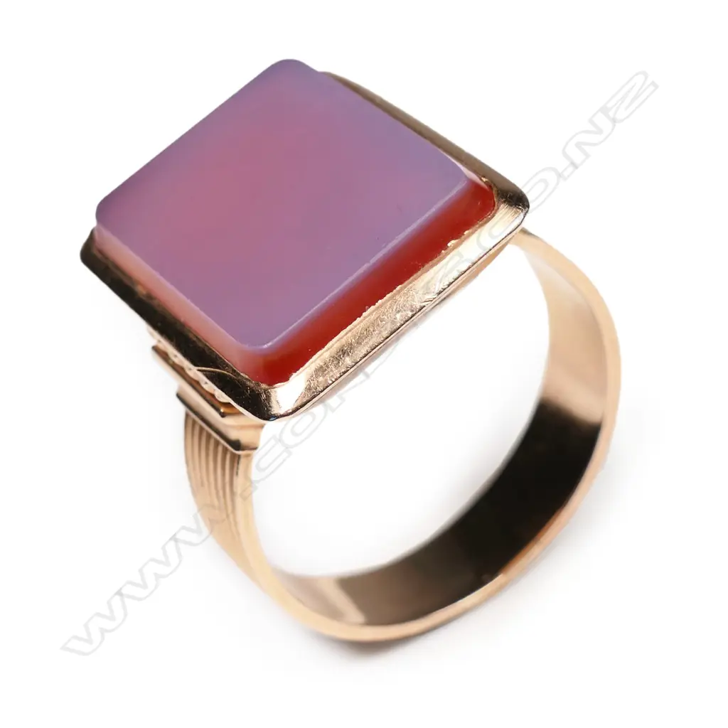 A Victorian rose gold gent's seal ring, Image 1++