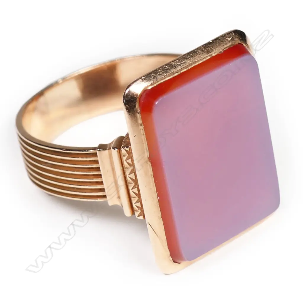 A Victorian rose gold gent's seal ring, Image 1++