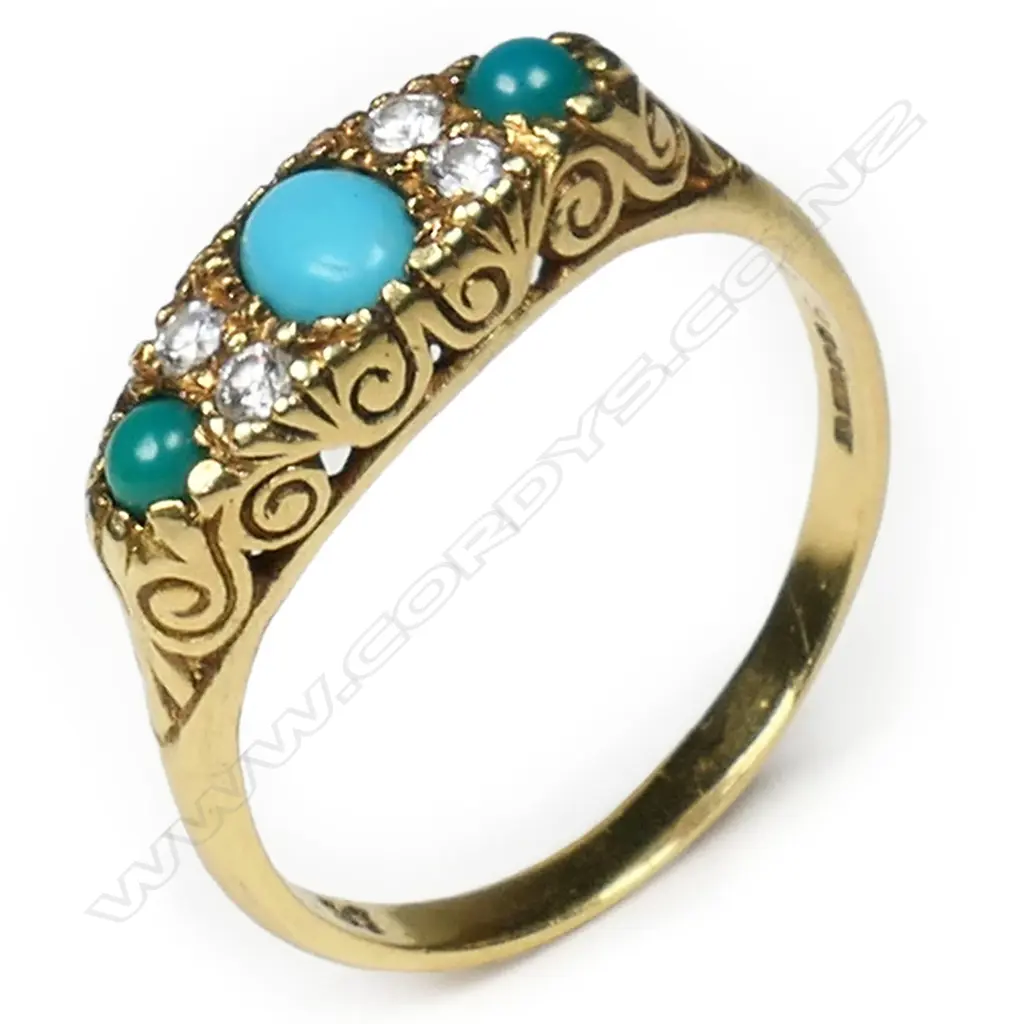 An 18ct yellow gold turquoise and diamond ring, Image 1++