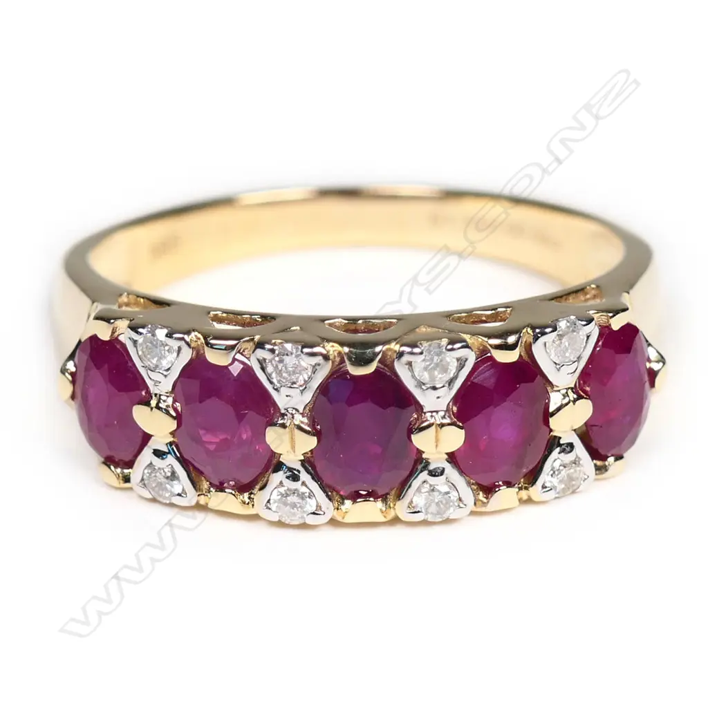A 14ct gold ruby and diamond set eternity ring, Image 1++