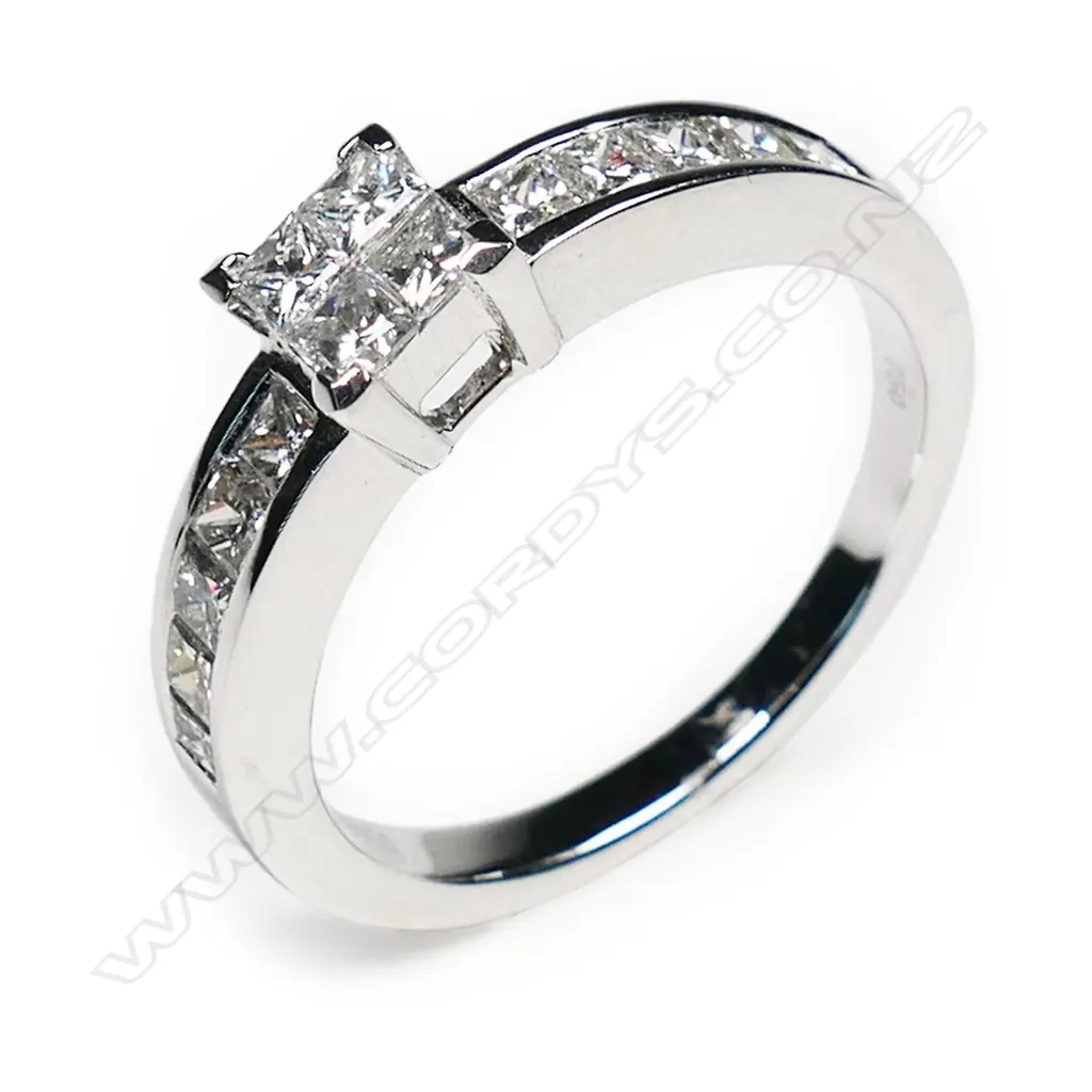 An 18ct white gold and diamond dress ring, Image 1++