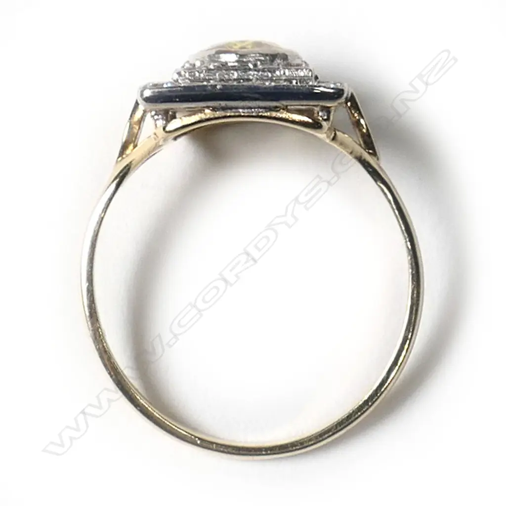 An 18ct Art Deco style yellow sapphire and diamond ring, Image 1++