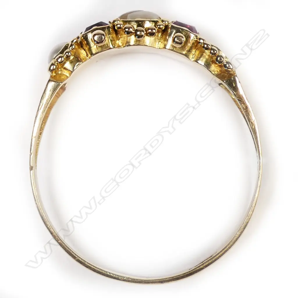 An antique 18ct gold ruby and diamond ring, Image 1++