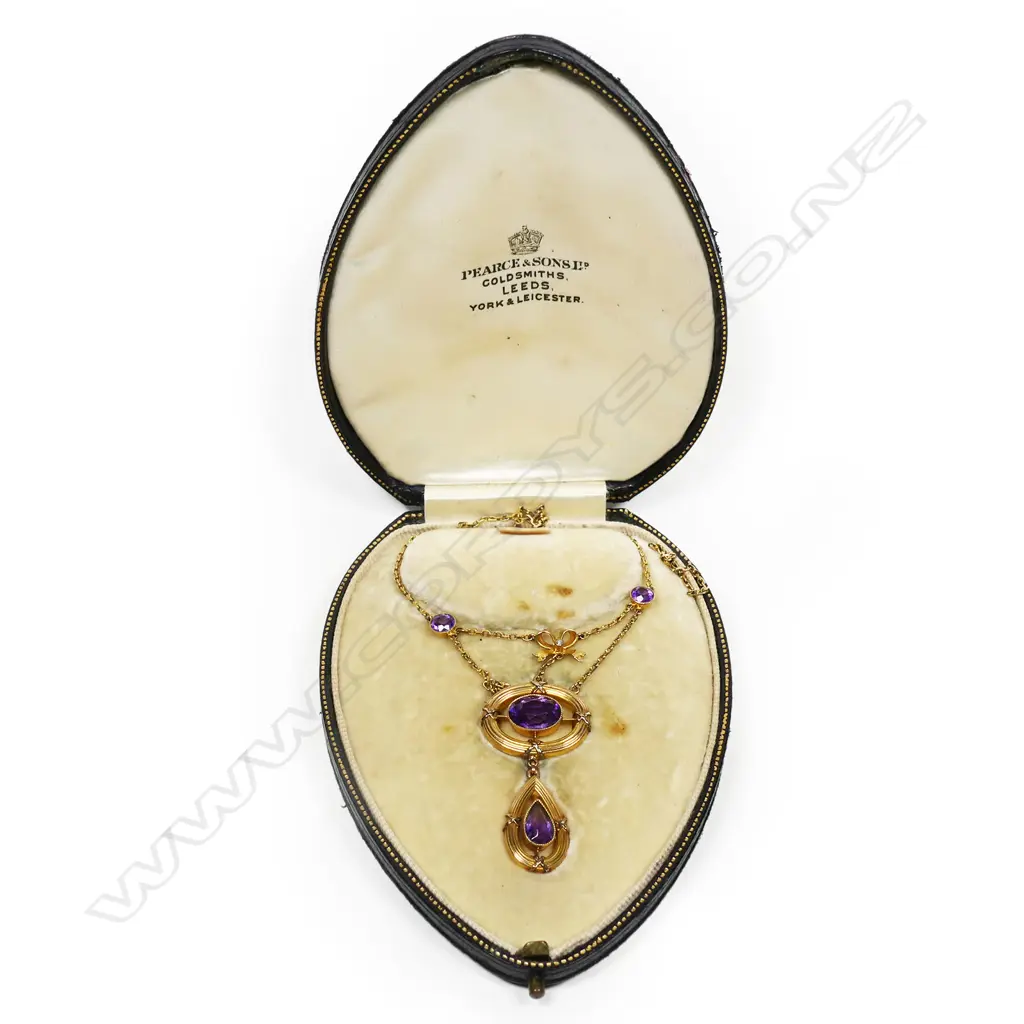 An Edwardian 9ct gold and amethyst necklace, Image 1++