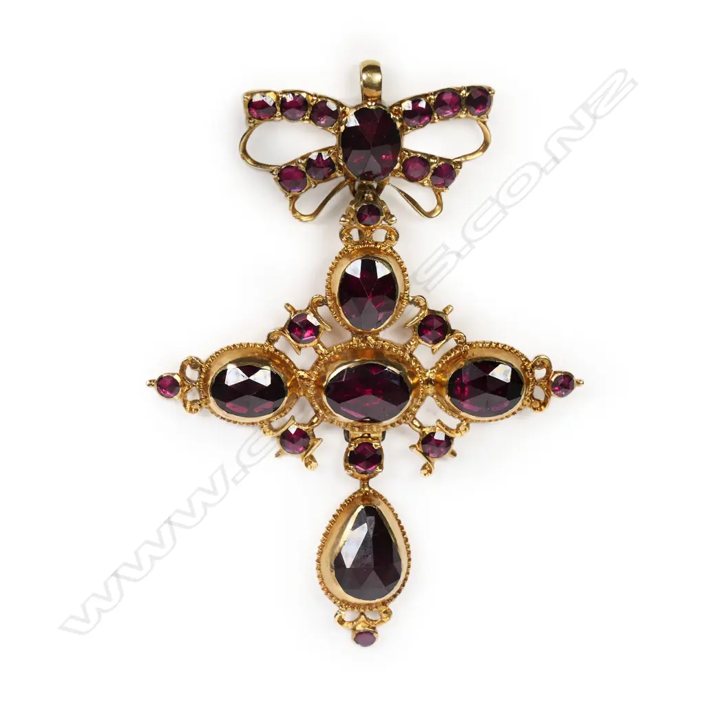 An ornate Victorian 18ct gold and almandine garnet cross pendant, Image 1++
