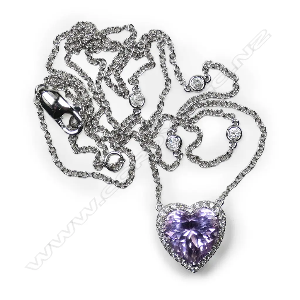 A 14ct white gold, kunzite and diamond heart necklace, Image 1++