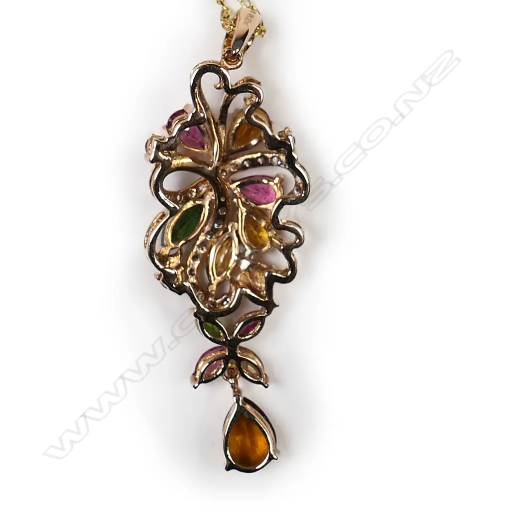 An 18ct rose gold, diamond and tourmaline pendant on chain, Image 1++