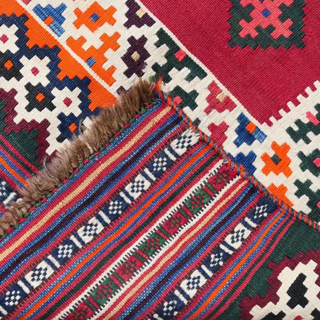 A finely woven Persian kilim, Image 1++