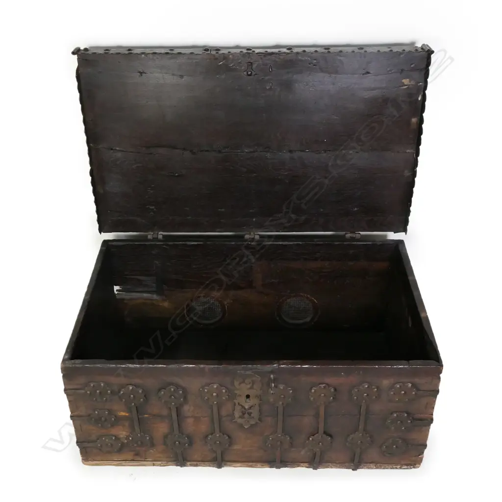 An 18th/19thC decorative metal bound trunk, Image 1++