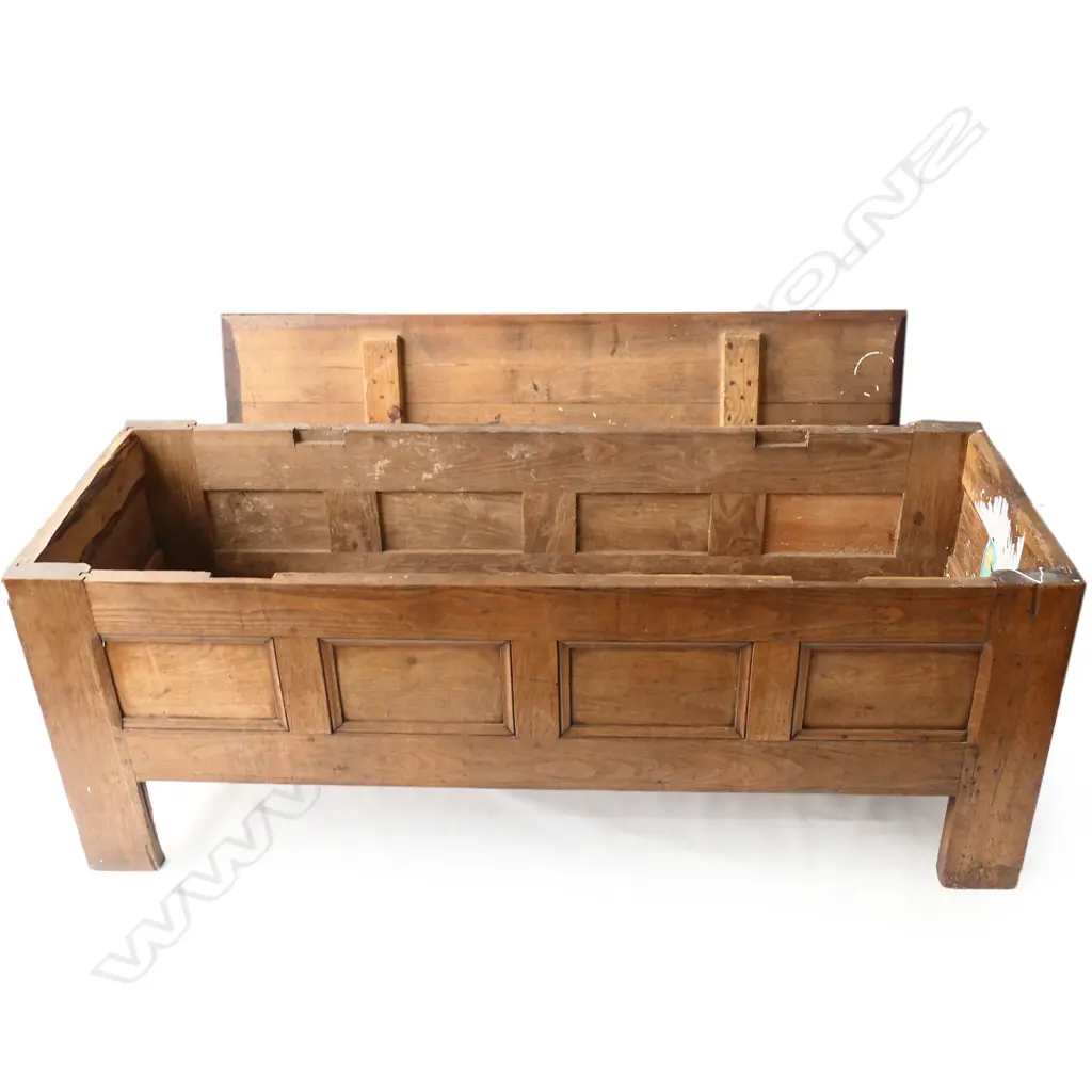 A George III country oak coffer, Image 1++