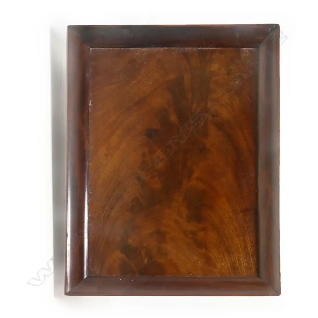 A Victorian flame mahogany sewing table, Image 1++