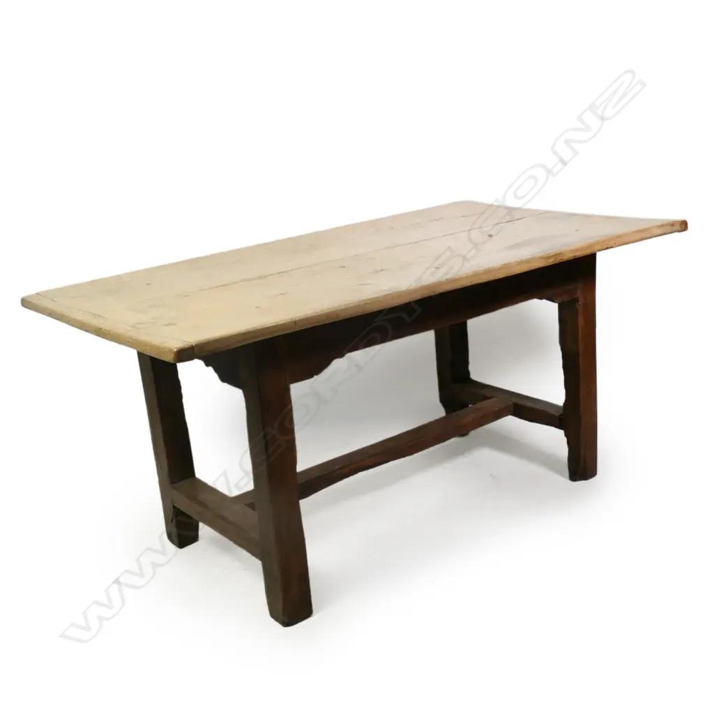 An 18th/19thC country oak and fruit wood dining table, Image 1++
