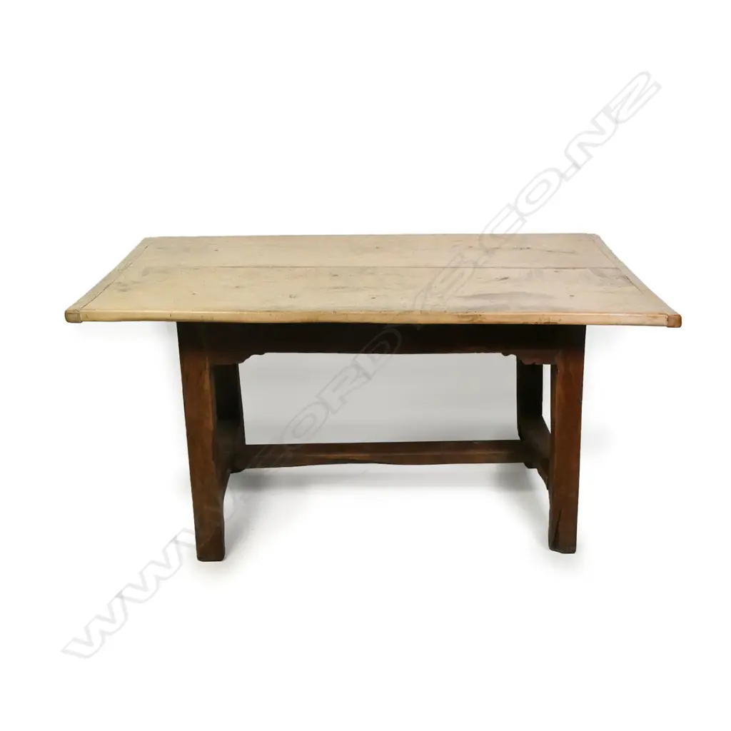 An 18th/19thC country oak and fruit wood dining table, Image 1++