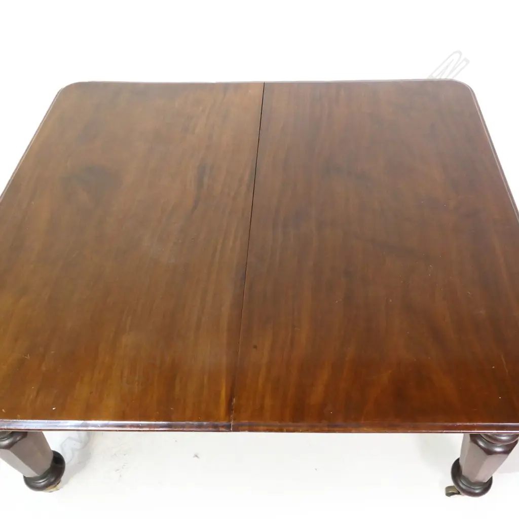 A Victorian mahogany extension banquet dining table, Image 1++
