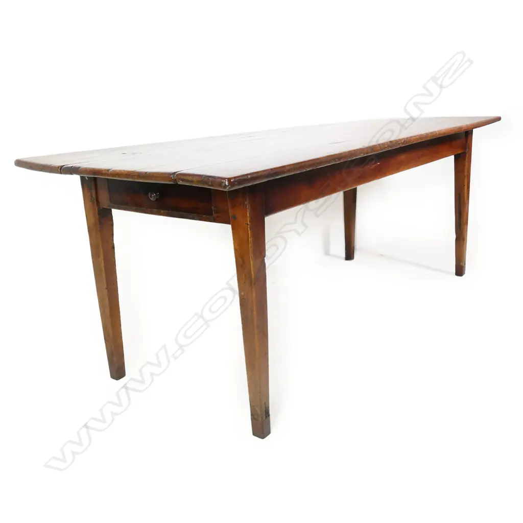 A Georgian mahogany country dining table, Image 1++
