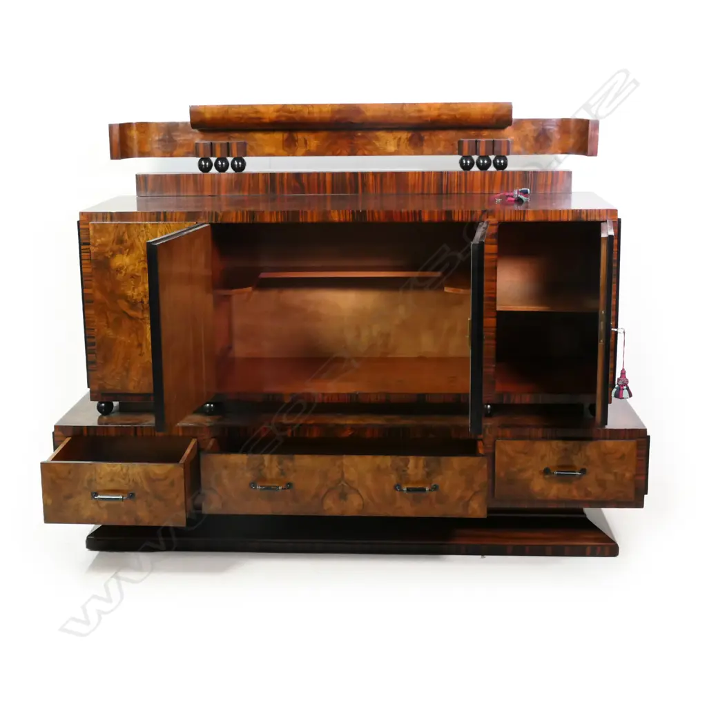 A quality French Art Deco  figured walnut designer sideboard, Image 1++
