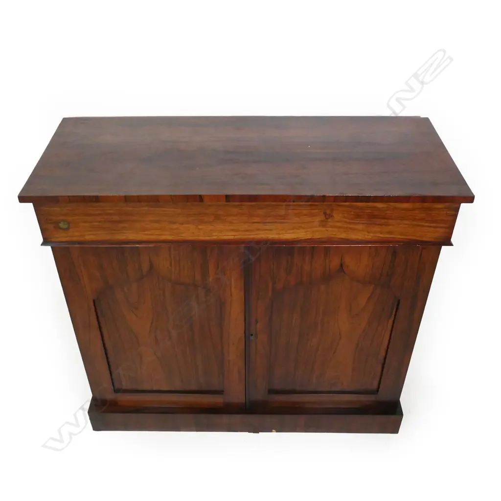 A William IV rosewood small proportion sideboard, Image 1++