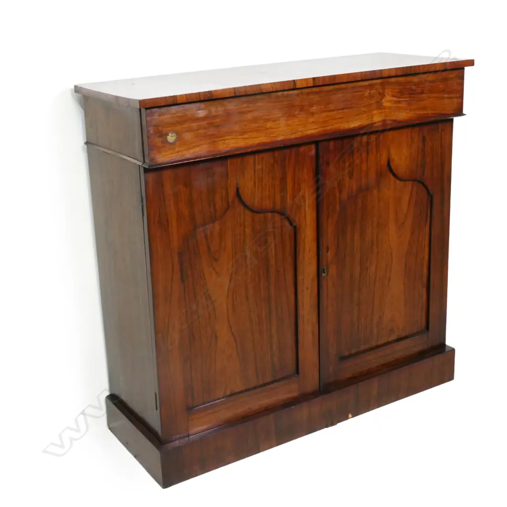 A William IV rosewood small proportion sideboard, Image 1++