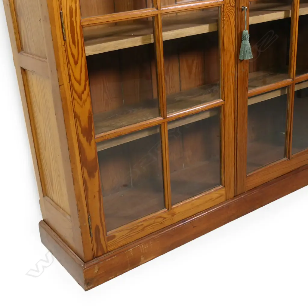 A Victorian Baltic pine standing bookcase, Image 1++