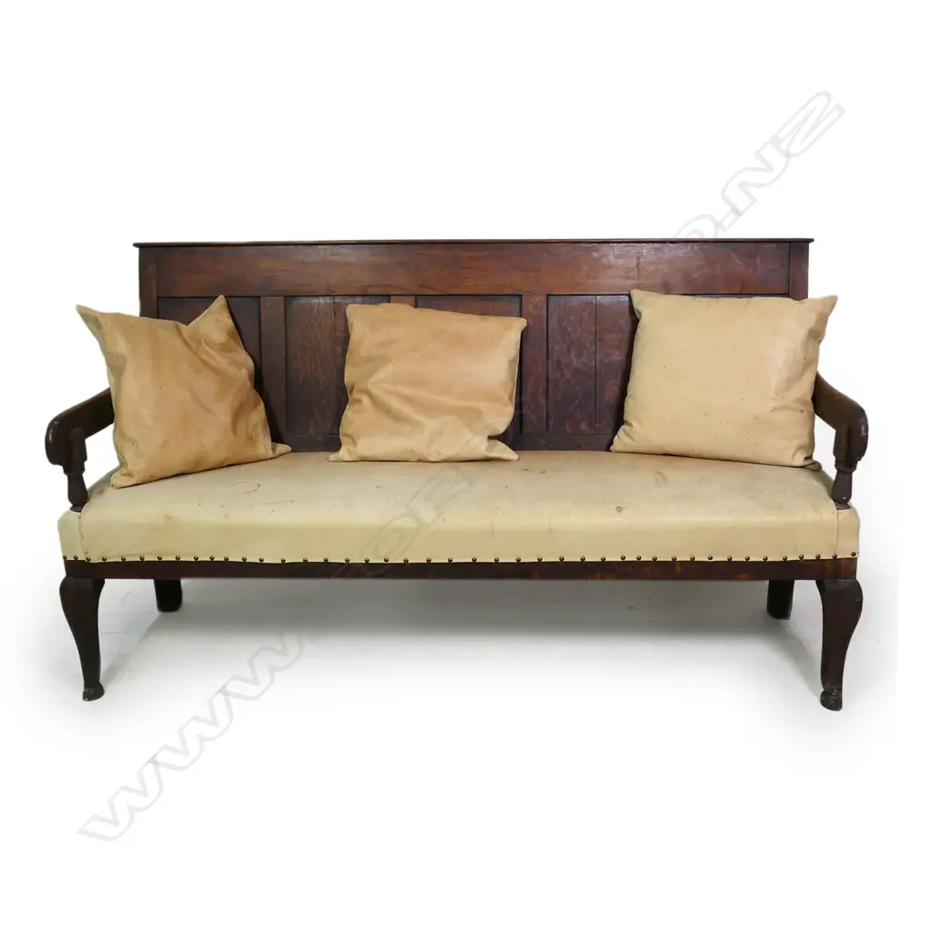 A George III oak long settle, Image 1++