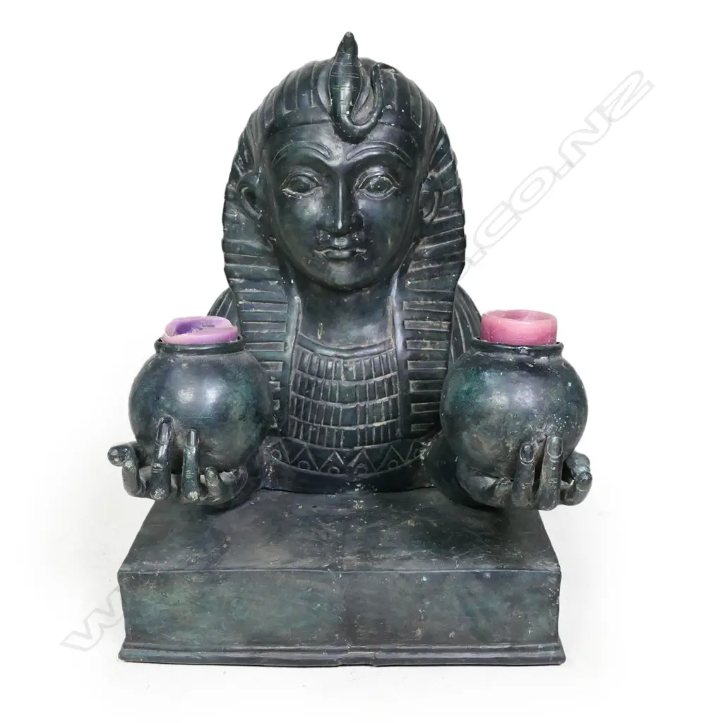 An impressive large 20thC bronze sphinx sculpture, Image 1++