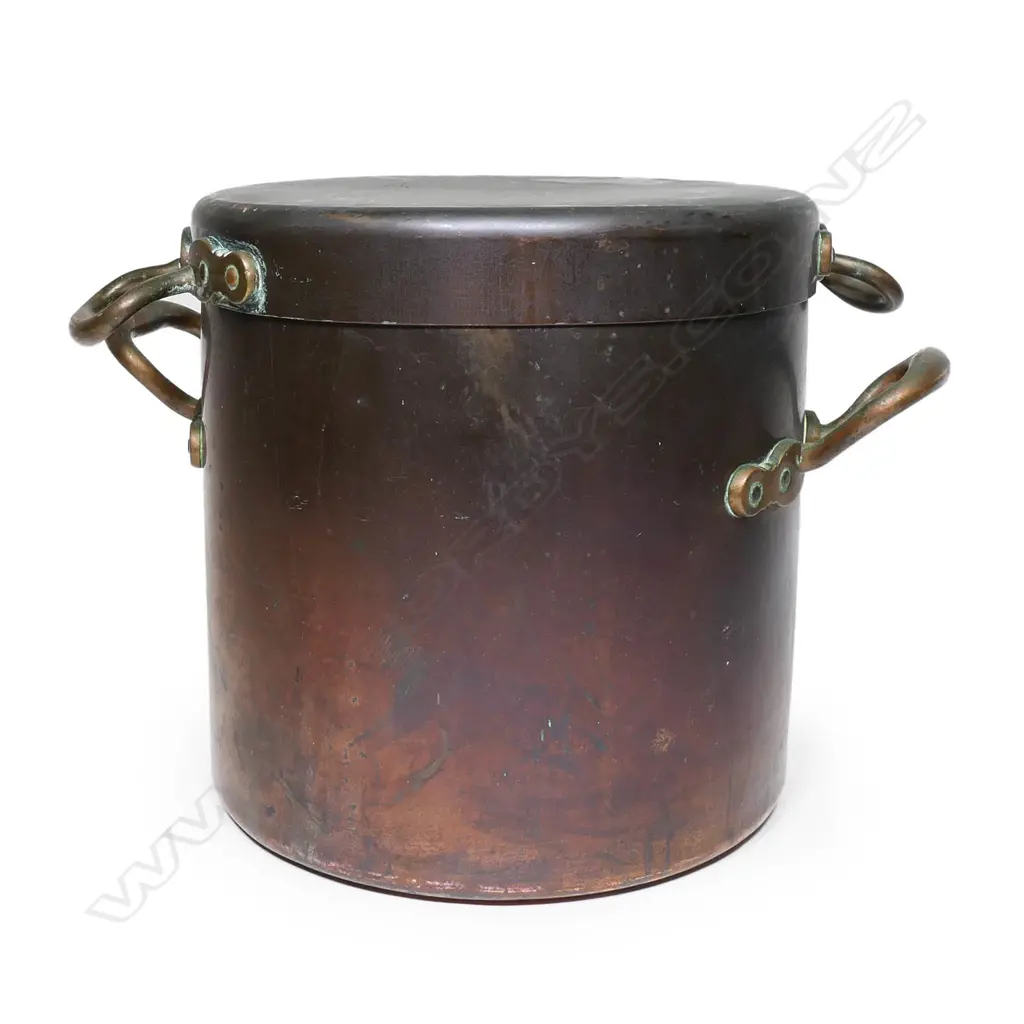 A large vintage copper stock pot Image 1++