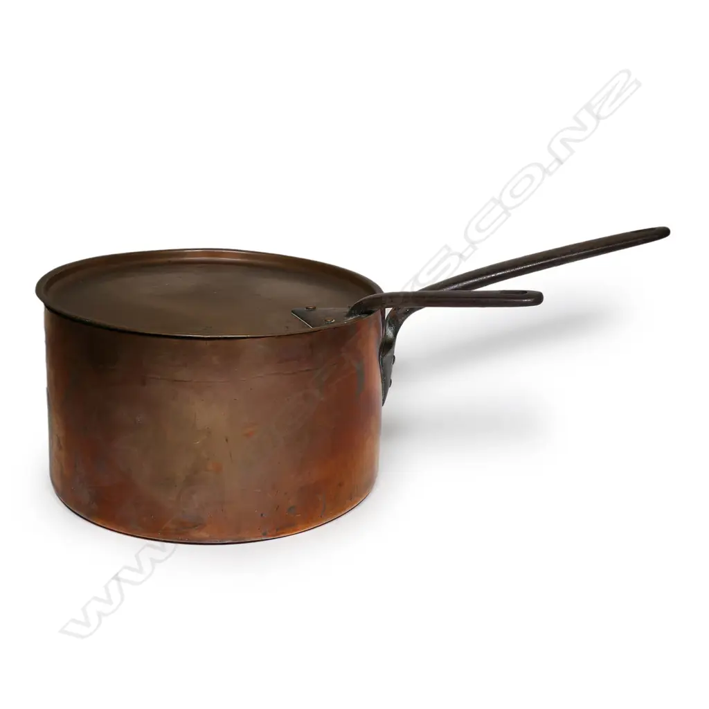 A large vintage copper stock pot Image 1++