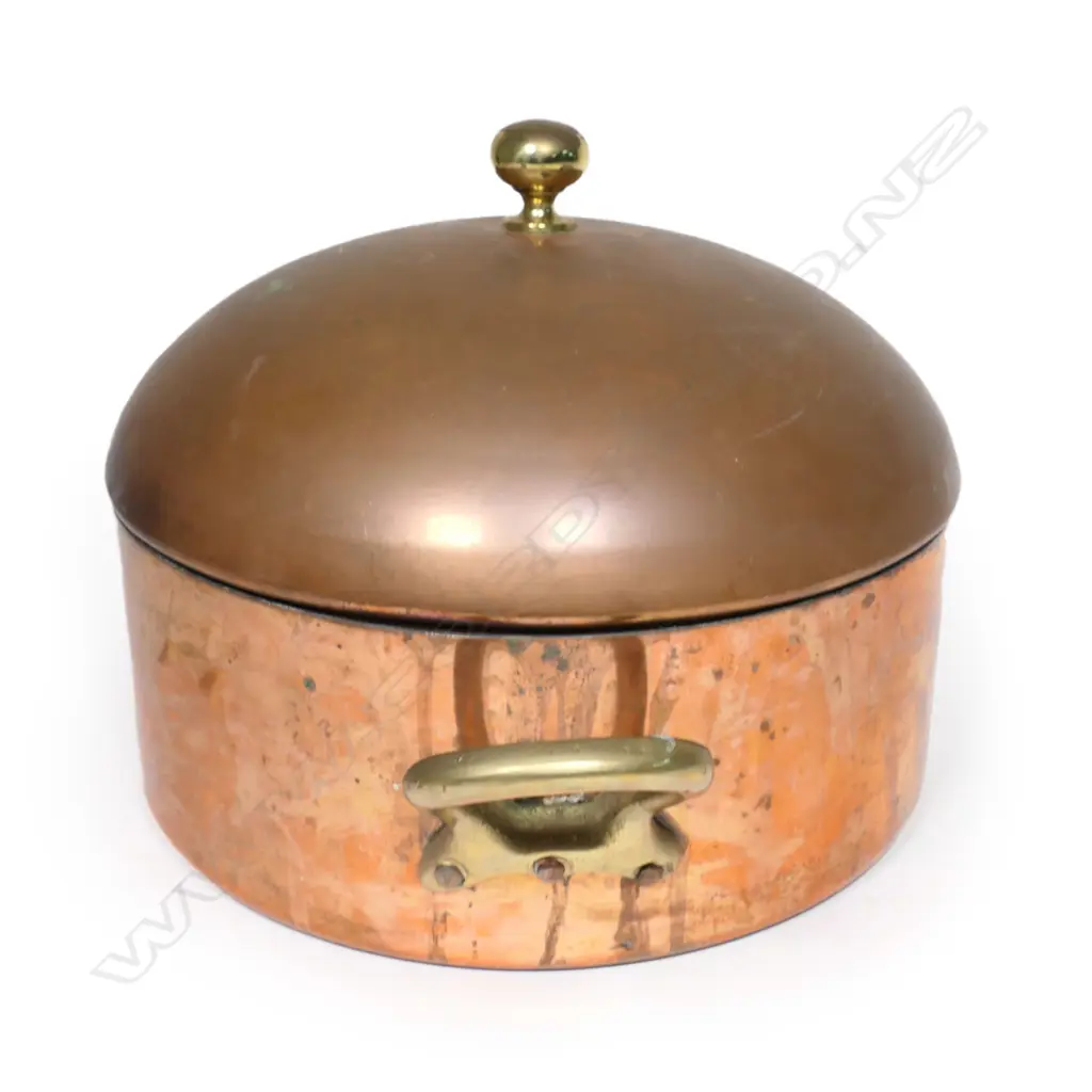 A  St. Clair copper stock pot Image 1++