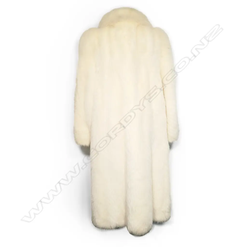 A luxurious full length Arctic fox fur coat, Image 1++